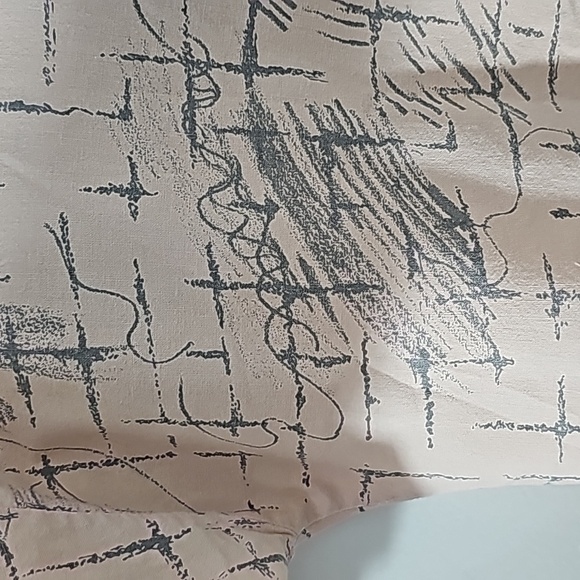 Hutspah mens button-down shirt.‎ Short sleeve. Size medium.  Peach artsy. - Picture 6 of 10